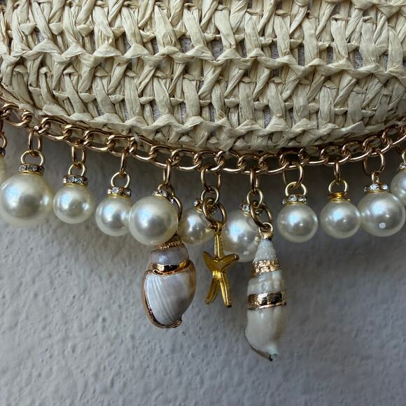 SOLD!!! Straw Pearl Seashell Embellished Resortwear Shoulder Bag - Picture 2 of 5